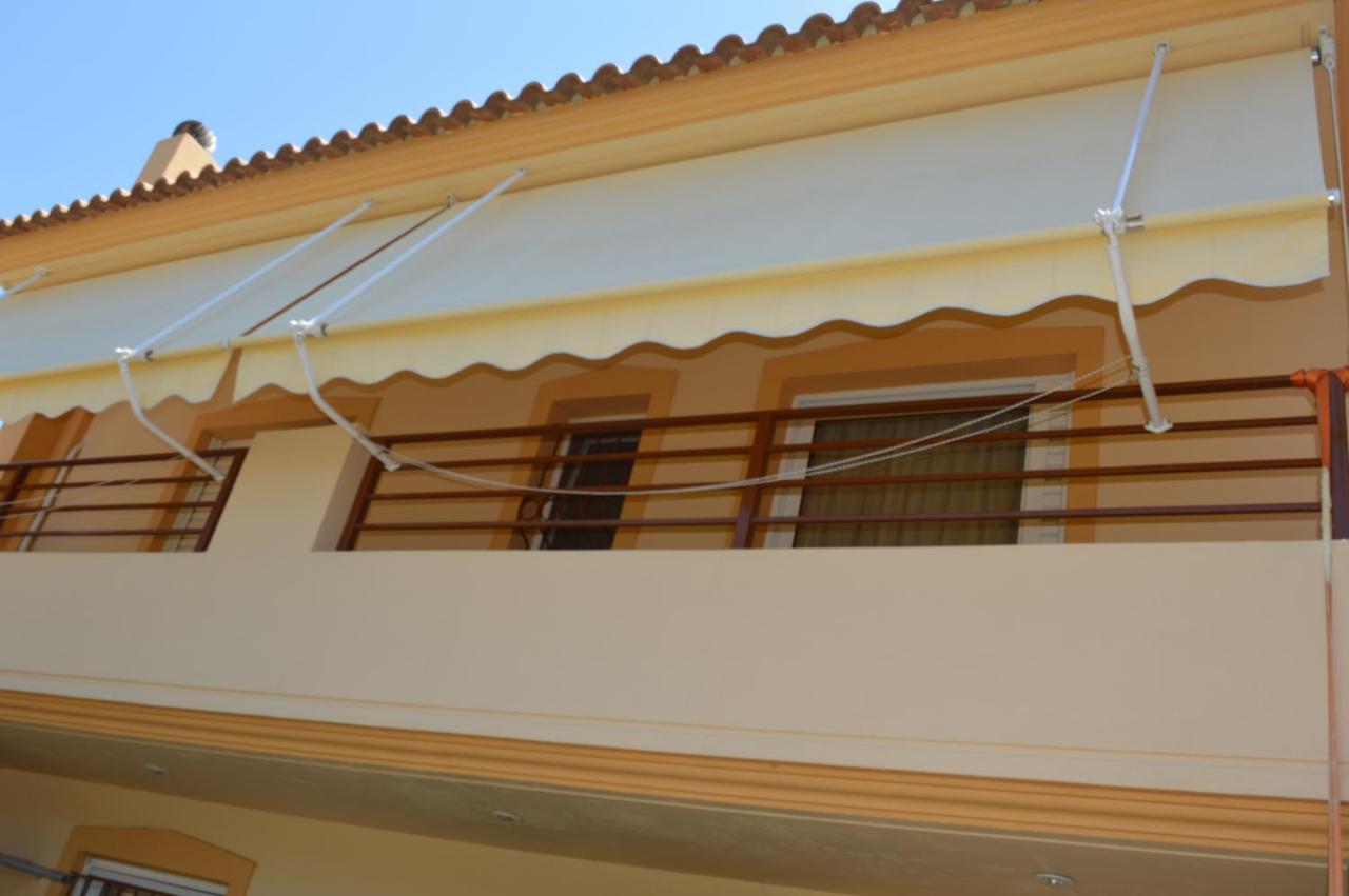 Villa Avatos - Near To The Port Of Rafina And The Airport Of Athens Ájosz Szpirídon Kültér fotó